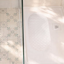 Load image into Gallery viewer, Pifco PVC Bath Mat Oval Clear
